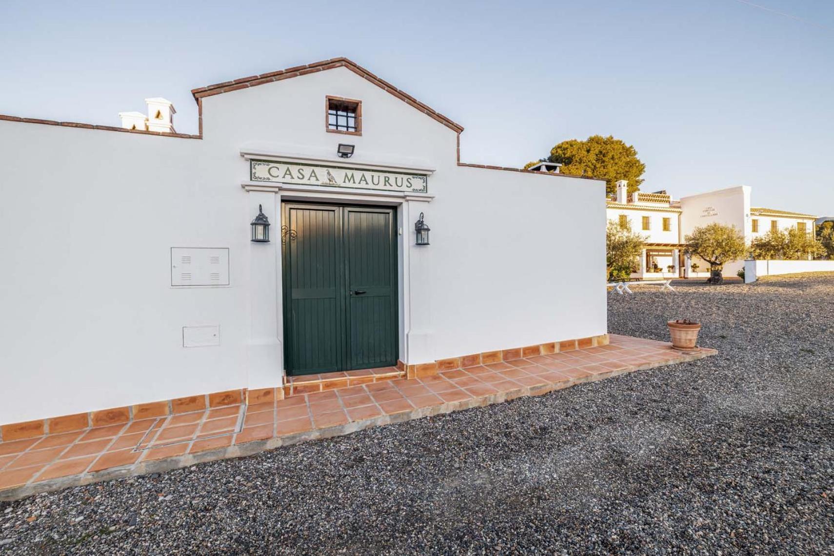 Rosas Cantares: Casa Maurus. Pizarra Exterior foto